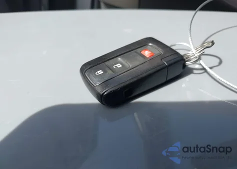 2005 Toyota Prius z USA, uszkodzony, nr VIN JTDKB20U657040504